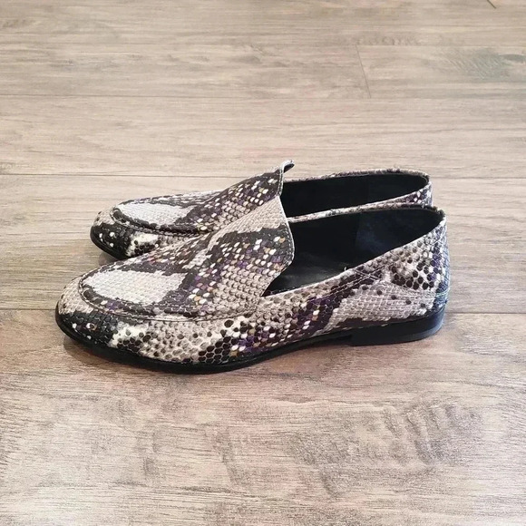Vince Camuto Jendeya Seashell Leather Multicolor Snake Print Loafers Size 6 - Picture 5 of 9